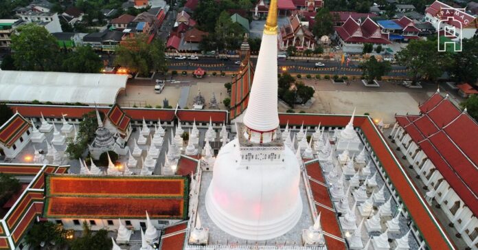 วัดพระมหาธาตุ ที่ จ. นครศรีธรรมราช เดิมคือ ตามพรลิงค์