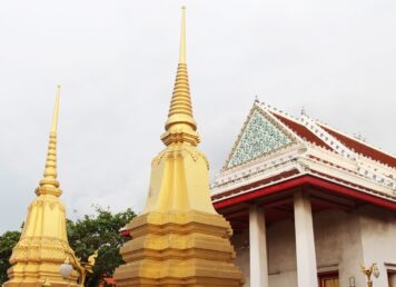 พระเจดีย์คู่ พระเจดีย์กู้ชาติ บรรจุ พระบรมอัฐิพระเจ้าตาก วัดอินทาราม
