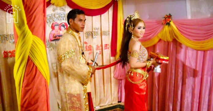 พิธีแต่งงานชาวกัมพูชา ตามความเชื่อ พระทอง-นางนาค ตำนานเขมรโบราณ พระทอง-นางนาค