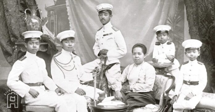 สมเด็จพระศรีพัชรินทราบรมราชินีนาถ พระบรมราชชนนีพันปีหลวง สมเด็จพระพันปีหลวง พระพันปีหลวง และ พระราชโอรส พระสะใภ้ในรัชกาลที่ 5