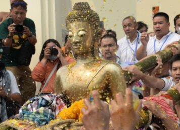 หลวงพ่อพระใส จ. หนองคาย วัดโพธิ์ชัย หลวงพ่อพระใส วัดโพธิ์ชัย