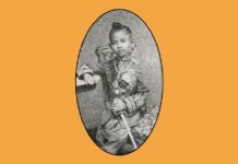 มเด็จพระบรมโอรสาธิราช เจ้าฟ้ามหาวชิรุณหิศ สยามมกุฎราชกุมาร ทรงเครื่องแบบเต็มยศนายร้อยโท นายทหารพิเศษ แห่งกรมทหารมหาดเล็กรักษาพระองค์ ลูก ใน รัชกาลที่ 5 เจ้าฟ้ามหาวชิรุณหิศ มกุฎราชกุมาร