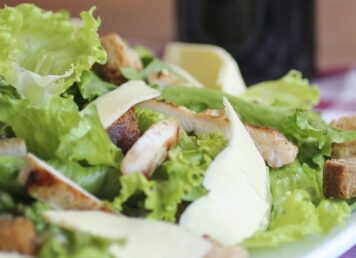 ซีซาร์สลัด ซีซาร์สลัด (Caesar Salad)