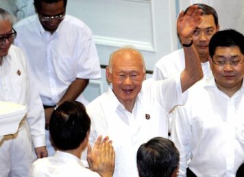 ลี กวน ยู ผู้นำ สิงคโปร์