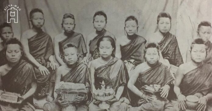 บทบาทสตรี