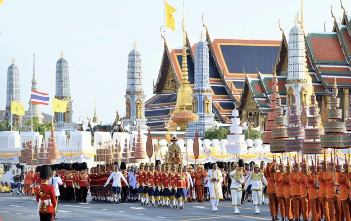 เสด็จพระราชดำเนินเลียบพระนคร