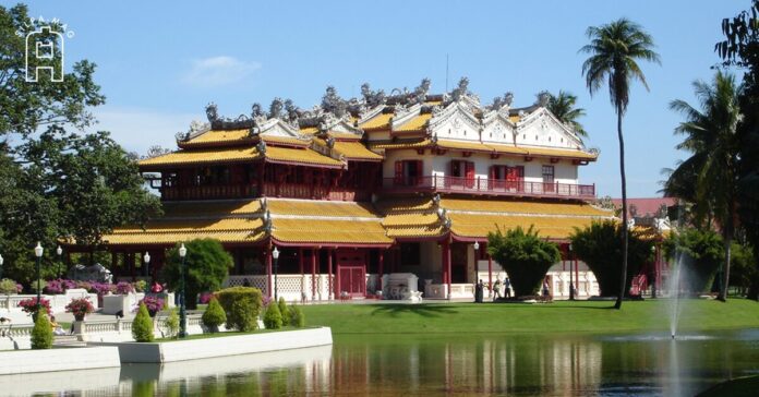 พระที่นั่งเวหาศน์จำรูญ ที่ พระราชวังบางปะอิน