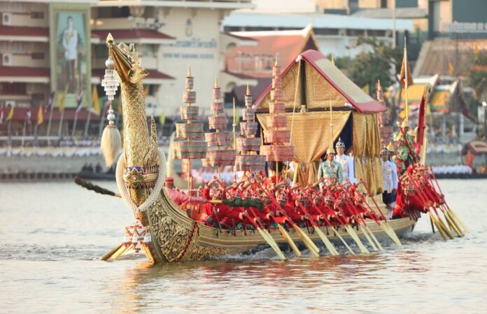 เรือพระที่นั่งสุพรรณหงส์ เรือสำคัญในกระบวนพยุหยาตราทางชลมารค