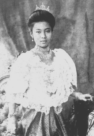 เจ้าจอมสดับ พระญาติ พระวิมาดาเธอฯ กรมพระสุทธาสินีนาฏ