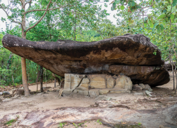 เพิงหิน ภูพระบาท อุทยานประวัติศาสตร์ภูพระบาท บ้านผือ อุดรธานี