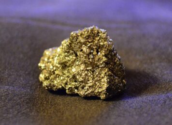 ทองคนโง่ Foolish Gold / Fool's gold แร่ ไพไรต์ Pyrite
