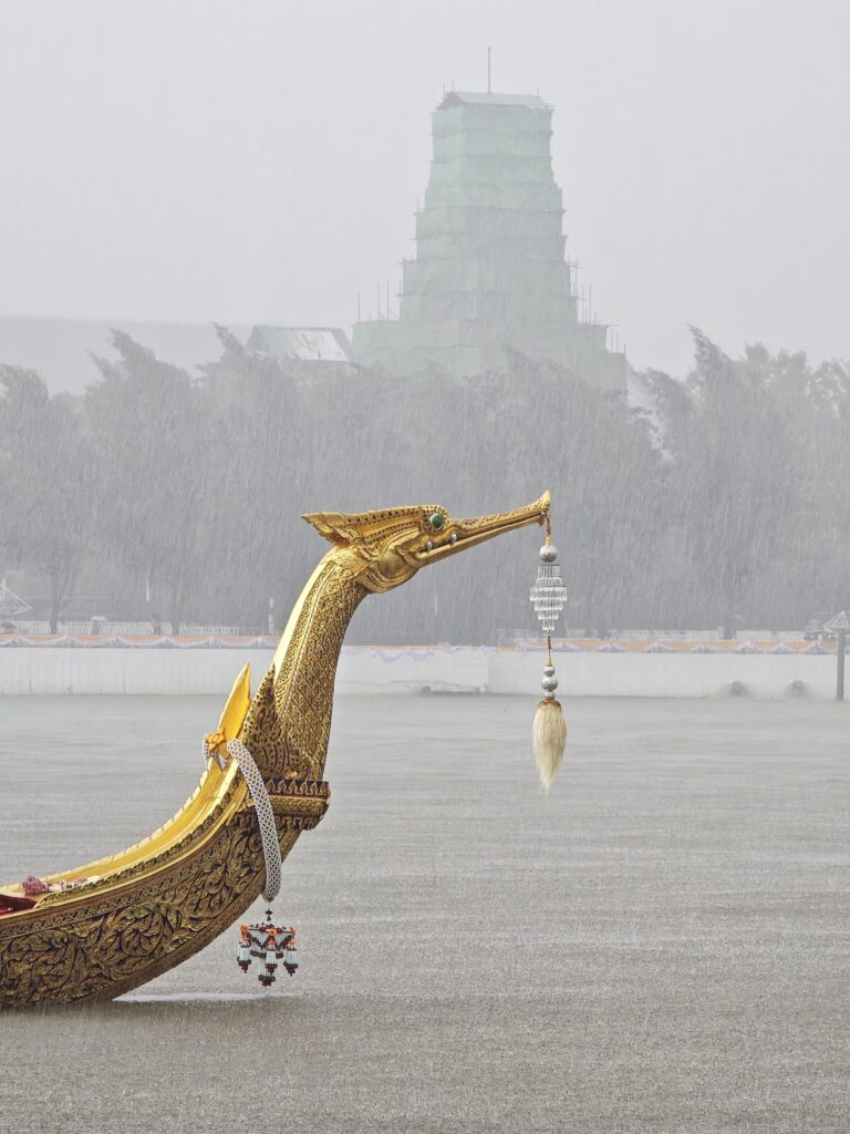 เรือสุพรรณหงส์ พระราชพิธีพยุหยาตราทางชลมารค