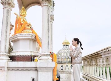 พระพรหมตึกไทยคู่ฟ้า
