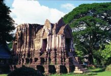 ปรางค์ วัดจุฬามณี สร้างโดย สมเด็จพระบรมไตรโลกนาถ