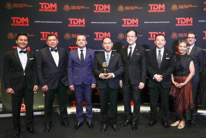 S__262602757 การบินไทย รับมอบรางวัล Guest Experience of the Year