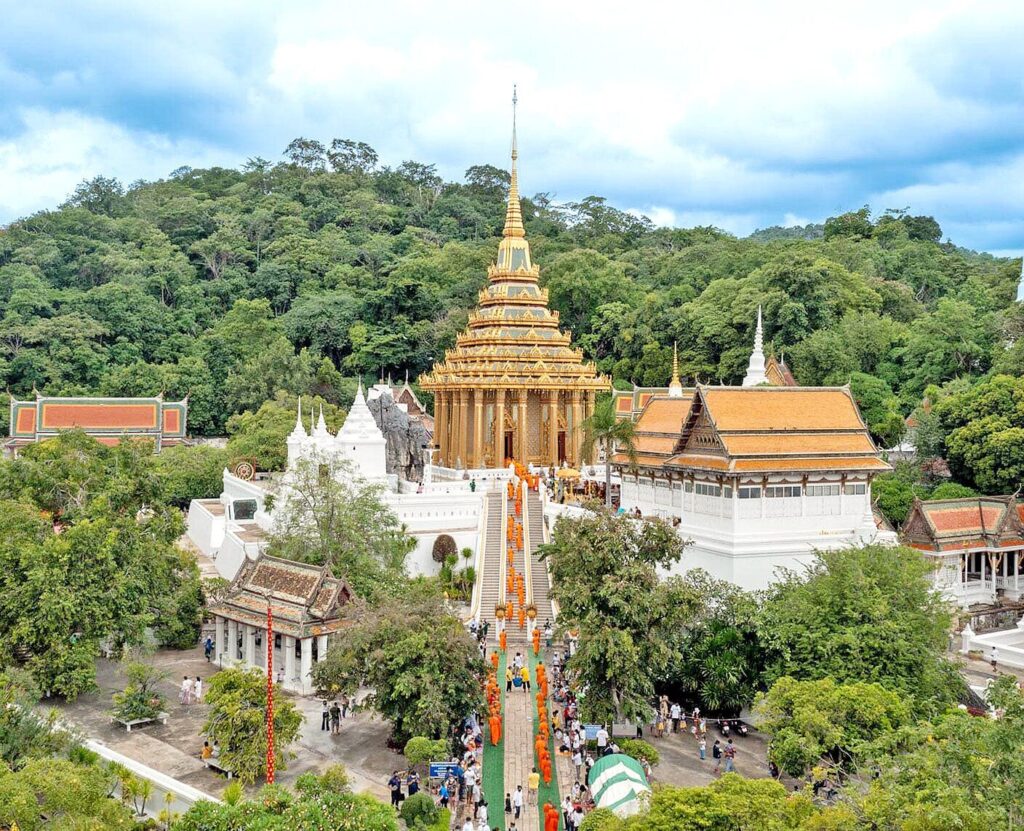 วัดพระพุทธบาท วัดพระพุทธบาทราชวรมหาวิหาร จังหวัดสระบุรี