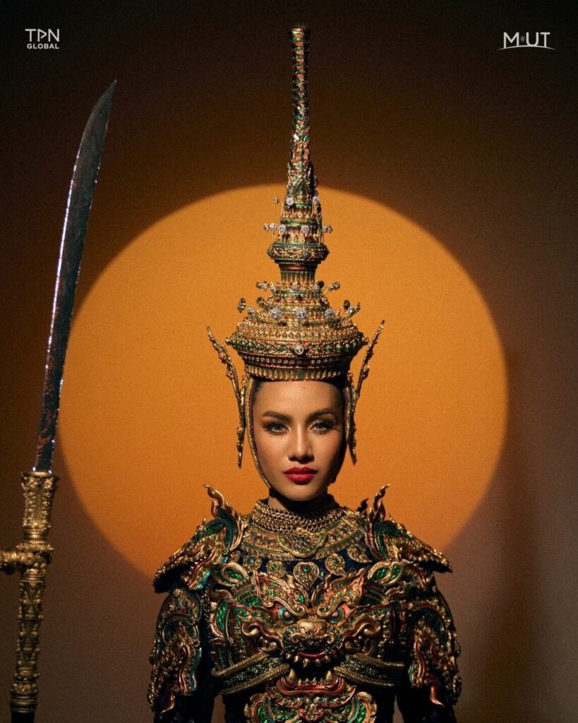 โอปอล สุชาตา ช่วงศรี มิสยูนิเวิร์สไทยแลนด์ 2024 ในชุดประจำชาติ “สยามมานุสตรี”