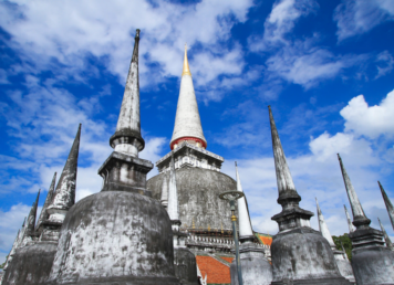 เจดีย์รอบองค์พระบรมธาตุเจดีย์ วัดพระมหาธาตุวรมหาวิหาจังหวัดนครศรีธรรมราช วัดมหาธาตุในประเทศไทย