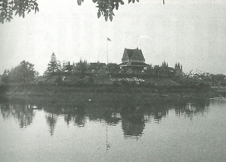 ที่มาชื่อเมือง “ร้อยเอ็ด” เมืองสิบเอ็ดประตู หรือเมืองร้อยเอ็ดประตู? บึงพลาญชัย ร้อยเอ็ด อีสาน ตำนานเมืองร้อยเอ็ด ชาวจีนในร้อยเอ็ด