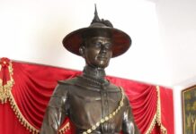 สมเด็จพระเจ้าตากสินฯ “หวังเป็นลูกเขย” จักรพรรดิเฉียนหลง ?!? พระบรมรูป สมเด็จพระเจ้าตากสินฯ วัดปากพิงตะวันตก อำเภอเมือง พิษณุโลก