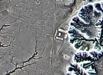 ภาพจาก LiDAR แสดงถึงการซับซ้อนของแท่นดิน ที่นิจิอามานช์ ตั้งอยู่ฝั่งขวาของแม่น้ำอูปาโนตอนกลาง สุดยอดการค้นพบทางโบราณคดี