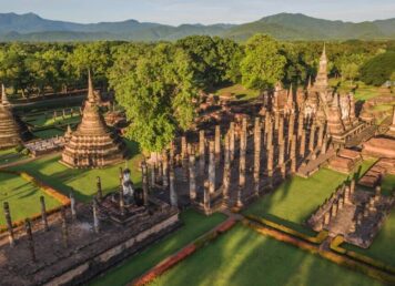 วัดมหาธาตุ อุทยานประวัติศาสตร์ สุโขทัย บรรดาศักดิ์สมัยสุโขทัย ตรีบูรเมืองสุโขทัย