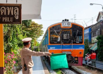 สถานีรถไฟตลาดพลู โลเคชั่น ภาพยนตร์ หลานม่า