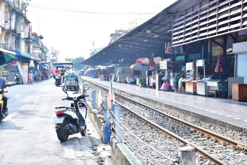 สถานีรถไฟตลาดพลู