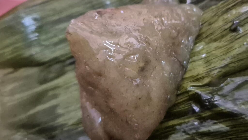 ขนมเทียนที่นึ่งจนสุก และพร้อมมทาน