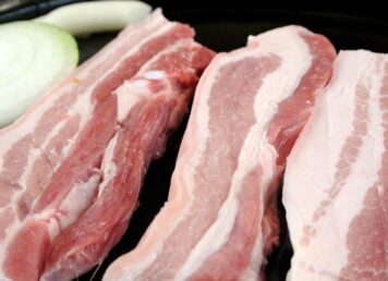 หมูสามชั้น ประกอบเรื่อง ข้อควรสังเกต การประกอบอาหารตำรา ท่านผู้หญิงกลีบ มหิธร