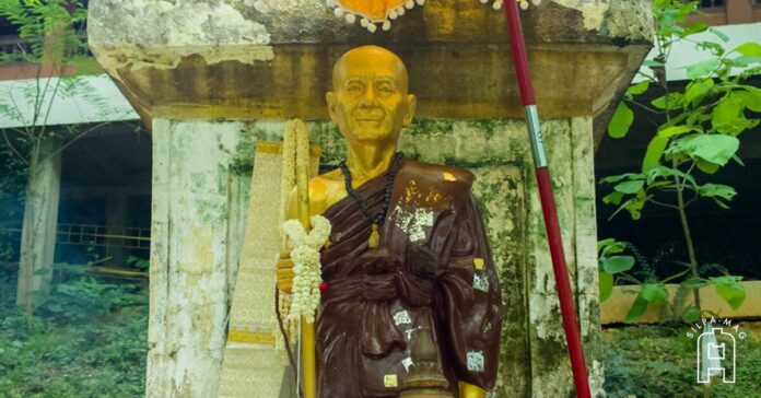 รูปปั้นครูบาศรีวิชัย ที่ กรุอัฐิของครูบาศรีวิชัย