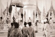 พระบาทสมเด็จพระมงกุฎเกล้าเจ้าอยู่หัว รัชกาลที่ 6 พระราชพิธีบรมราชาภิเษก รัชกาลที่ 6 น้ำตาไหลอาบหน้า