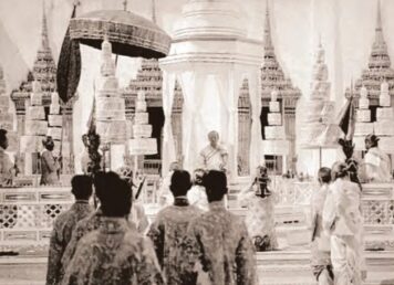 พระบาทสมเด็จพระมงกุฎเกล้าเจ้าอยู่หัว รัชกาลที่ 6 พระราชพิธีบรมราชาภิเษก รัชกาลที่ 6 น้ำตาไหลอาบหน้า
