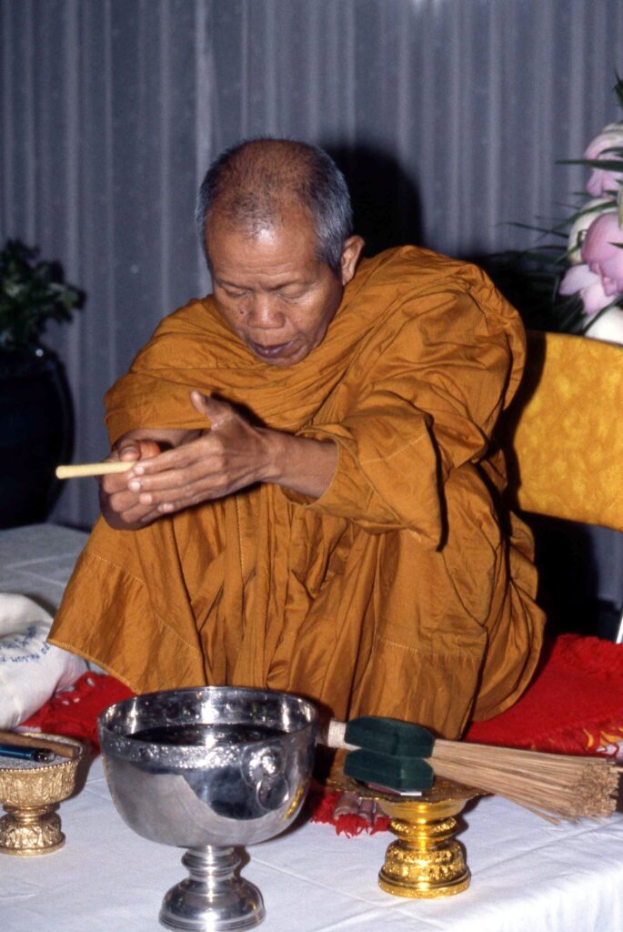 หลวงพ่อคูณ ปริสุทโธ หรือ พระเทพวิทยาคม