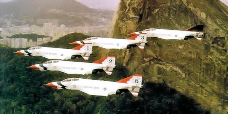 Thunderbirds ฝูงบินผาดแผลง กองทัพอากาศ สหรัฐ