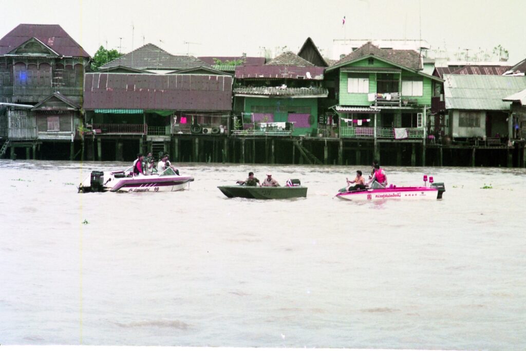โศกนาฏกรรมโป๊ะล่ม ท่าพรานนก