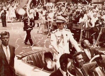 ประชาชน รับเสด็จรัชกาลที่ 9 ถนนโลเวอร์บรอดเวย์ นครนิวยอร์ก 5 กรกฎาคม 1960