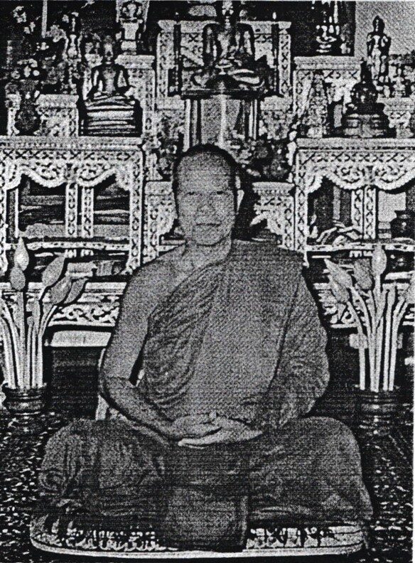 สมเด็จพระยอดแก้วพุทธชิโนรส สกลมหาสังฆปาโมกข์ ธัมมญาณะมหาเถระ (บุญทุน บุปผรัตน์) สมเด็จพระสังฆราชแห่งราชอาณาจักรลาว สถิต ณ วัดใหม่สุวัณณภูมาราม หลวงพระบาง