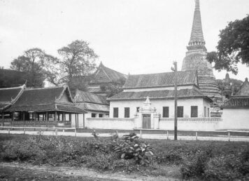 วัดบวรนิเวศวิหาร ถ่ายจาก ถนนสิบสามห้าง สมัยรัชกาลที่ 5
