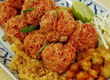 หมี่ผัด หมี่ผัดร้านดัง หมี่กรอบ