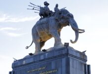 พระบรมราชานุสาวรีย์ พระบาทสมเด็จพระพุทธยอดฟ้าจุฬาโลกมหาราช พระบรมราชานุสาวรีย์ รัชกาลที่ 1 บุรีรัมย์ ชิดชอบ