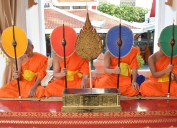 ความหมายของสีพัดพระพิธีธรรม