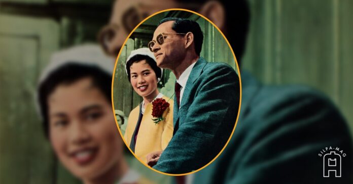 Cover photo สมเด็จพระนางเจ้าสิริกิติ์ พระบรมราชินีนาถ เสด็จพระราชดำเนินเคียงคู่พระบาทสมเด็จพระเจ้าอยู่หัวภูมิพลอดุลยเดชในการเสด็จพระราชดำเนินเยือนต่างประเทศ ประกอบเรื่อง หม่อมราชวงศ์สิริกิติ์ กิติยากร