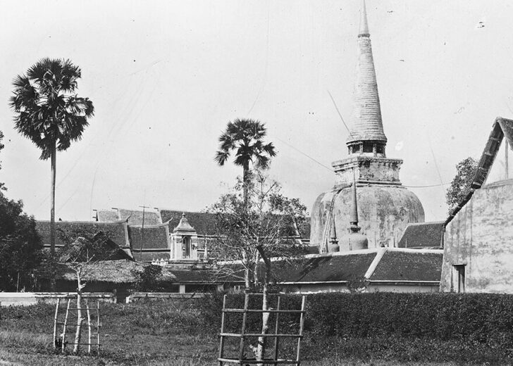 รัชกาลที่ 4 ทรงถือว่า “พระมหาธาตุ” เมืองนครศรีธรรมราช “เปนของโบราณรองแต่พระปฐมเจดีย์” พระบรมธาตุเจดีย์ วัดพระมหาธาตุ นครศรีธรรมราช ประกอบเรื่อง อาณาจักรศรีวิชัย รัชกาลที่ 4