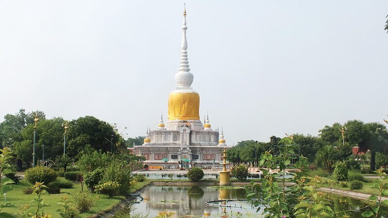 พระบรมธาตุนาดูน เมืองมหาสารคาม