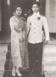 พระเจ้าวรวงศ์เธอ พระองค์เจ้าจุมภฏพงษ์บริพัตร กรมหมื่นนครสวรรค์ศักดิพินิต หม่อมพันธุ์ทิพย์ บริพัตร