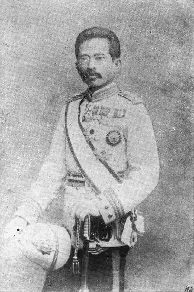 พระวรวงศ์เธอ พระองค์เจ้าปฤษฎางค์ พระวรวงศ์เธอ พระองค์เจ้าปฤษฎางค์ ในฉลองพระองค์เครื่องแบบเต็มยศทหารบก ยศนายพันเอก (พิเศษ)