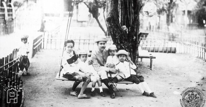 Rama 5 and Sri Patcharin เหตุการณ์วันสวรรคต รัชกาลที่ 5 สมเด็จพระพันปีหลวงทรงตอบหมอสมิธ