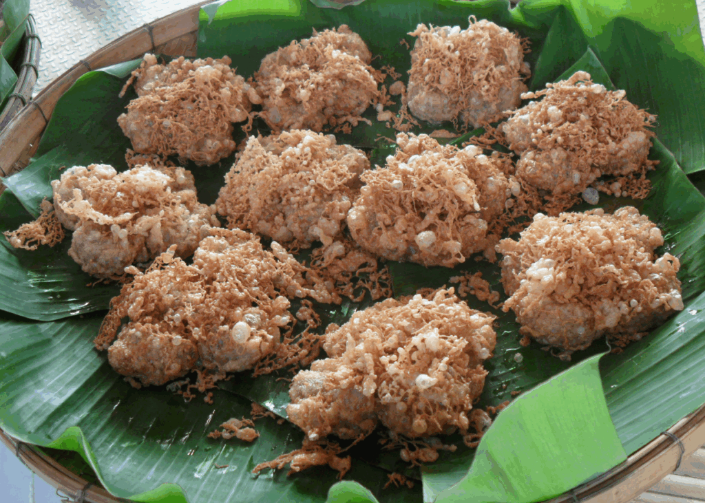 ขนมสามเกลอ