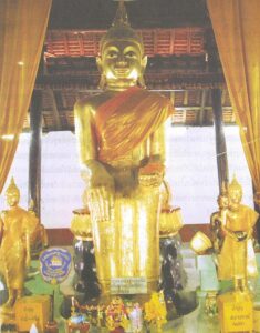 หลวงพ่อโต วัดเสาธงหิน ภาพจากหนังสือ ไหว้พระประธาน มงคล 76 จังหวัด